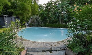 The Henry Hotel Manila