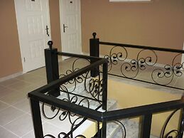 The Green Valley Hotel