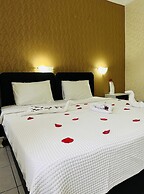 The Green Valley Hotel