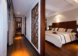 Parc Royale Suites Hotel