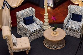 Parc Royale Suites Hotel