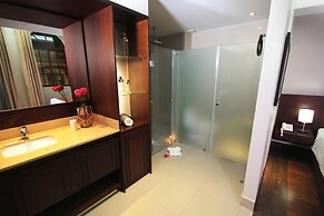 Parc Royale Suites Hotel