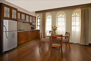 Parc Royale Suites Hotel