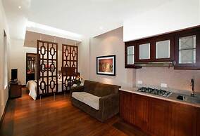 Parc Royale Suites Hotel