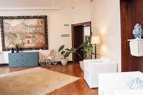 Parc Royale Suites Hotel