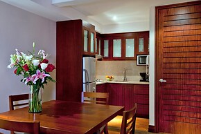 Parc Royale Suites Hotel