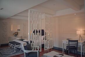 Parc Royale Suites Hotel
