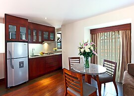 Parc Royale Suites Hotel