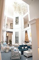 Parc Royale Suites Hotel