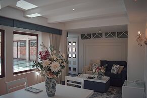 Parc Royale Suites Hotel