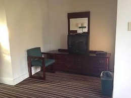 Colonial Village Motel