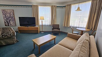 Cedars Inn Hotel & Convention Center