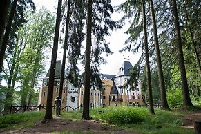 SPA Hotel Zámek Lužec