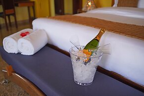 Cliffside Luxury Inn