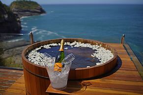 Cliffside Luxury Inn