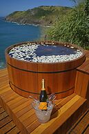 Cliffside Luxury Inn