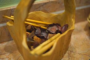 Cliffside Luxury Inn