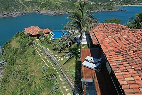 Cliffside Luxury Inn