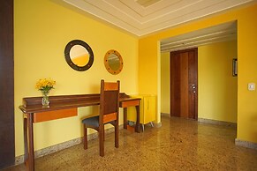 Cliffside Luxury Inn