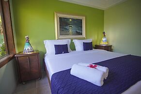 Cliffside Luxury Inn