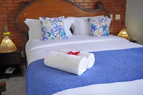 Cliffside Luxury Inn