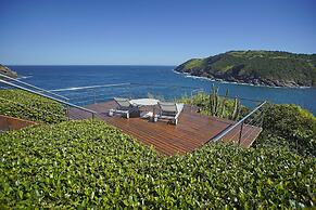 Cliffside Luxury Inn