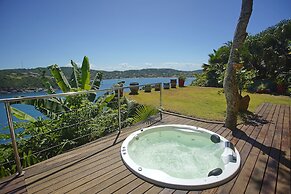 Cliffside Luxury Inn