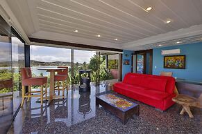 Cliffside Luxury Inn