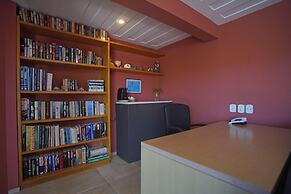 Cliffside Luxury Inn