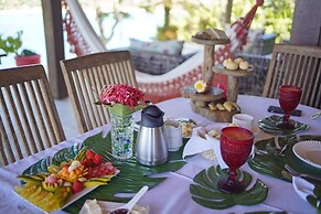 Cliffside Luxury Inn