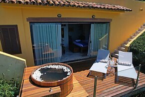 Cliffside Luxury Inn