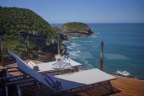 Cliffside Luxury Inn