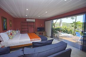 Cliffside Luxury Inn