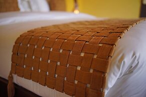 Cliffside Luxury Inn