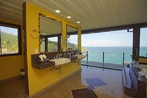 Cliffside Luxury Inn