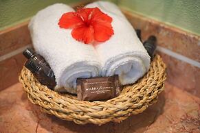 Cliffside Luxury Inn