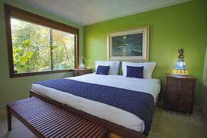 Cliffside Luxury Inn