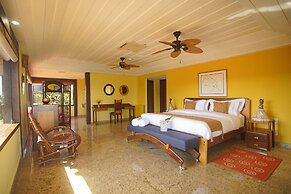 Cliffside Luxury Inn