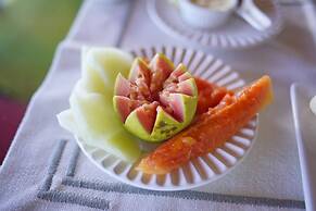 Cliffside Luxury Inn