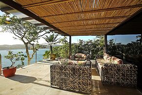 Cliffside Luxury Inn