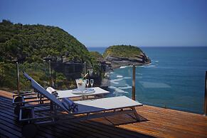 Cliffside Luxury Inn