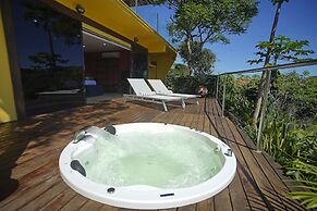 Cliffside Luxury Inn