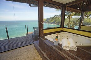 Cliffside Luxury Inn