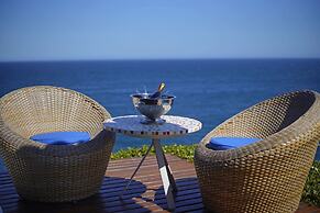 Cliffside Luxury Inn