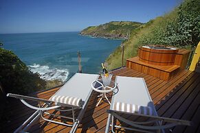 Cliffside Luxury Inn