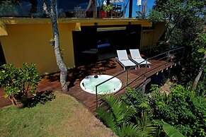 Cliffside Luxury Inn