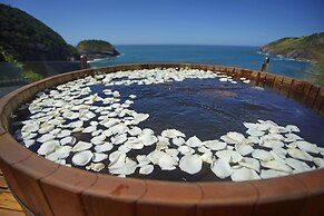 Cliffside Luxury Inn