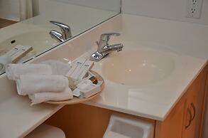 Living Suites Toronto Convention Centre