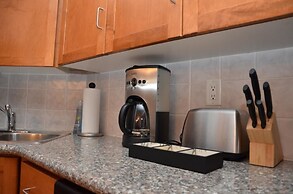 Living Suites Toronto Convention Centre