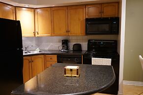 Living Suites Toronto Convention Centre